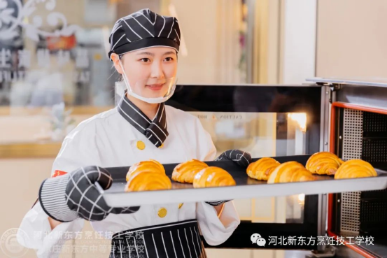 女生学什么技术好？女生初中生学西点