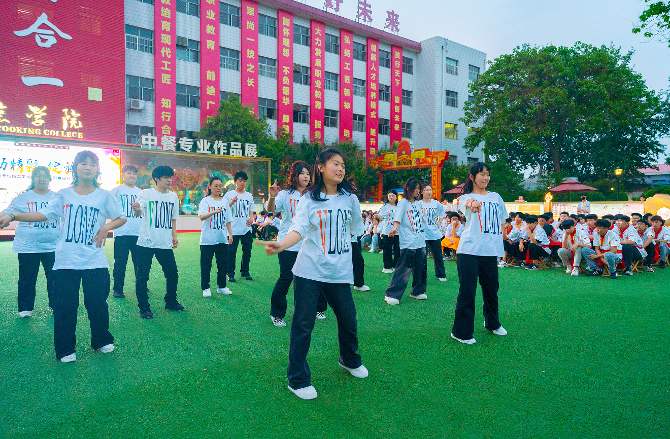 舞动精彩·绽放梦想 | 回顾河北新东方班舞大赛！